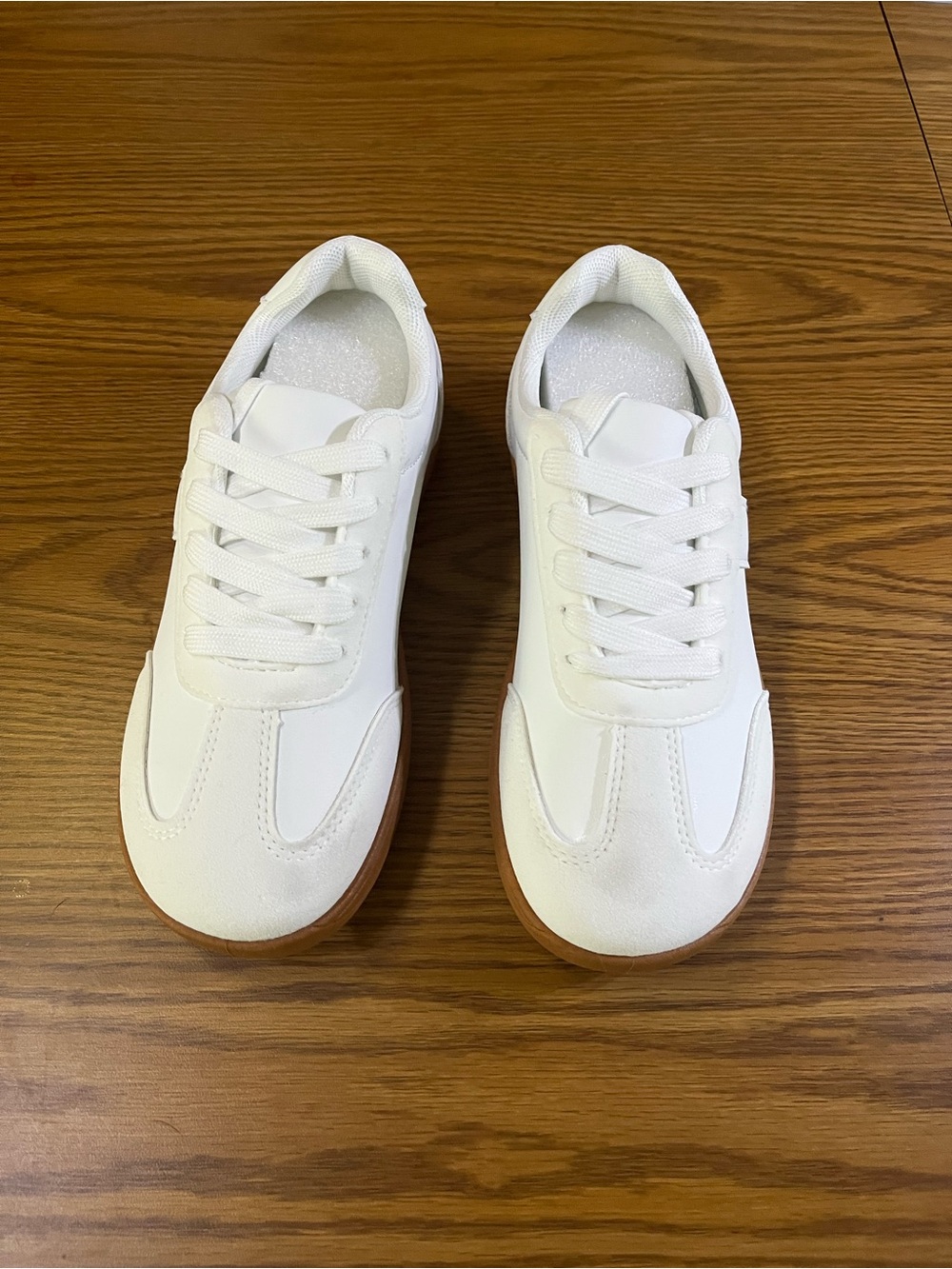 Women’s White Casual Sneakers with Gum Sole Size 35